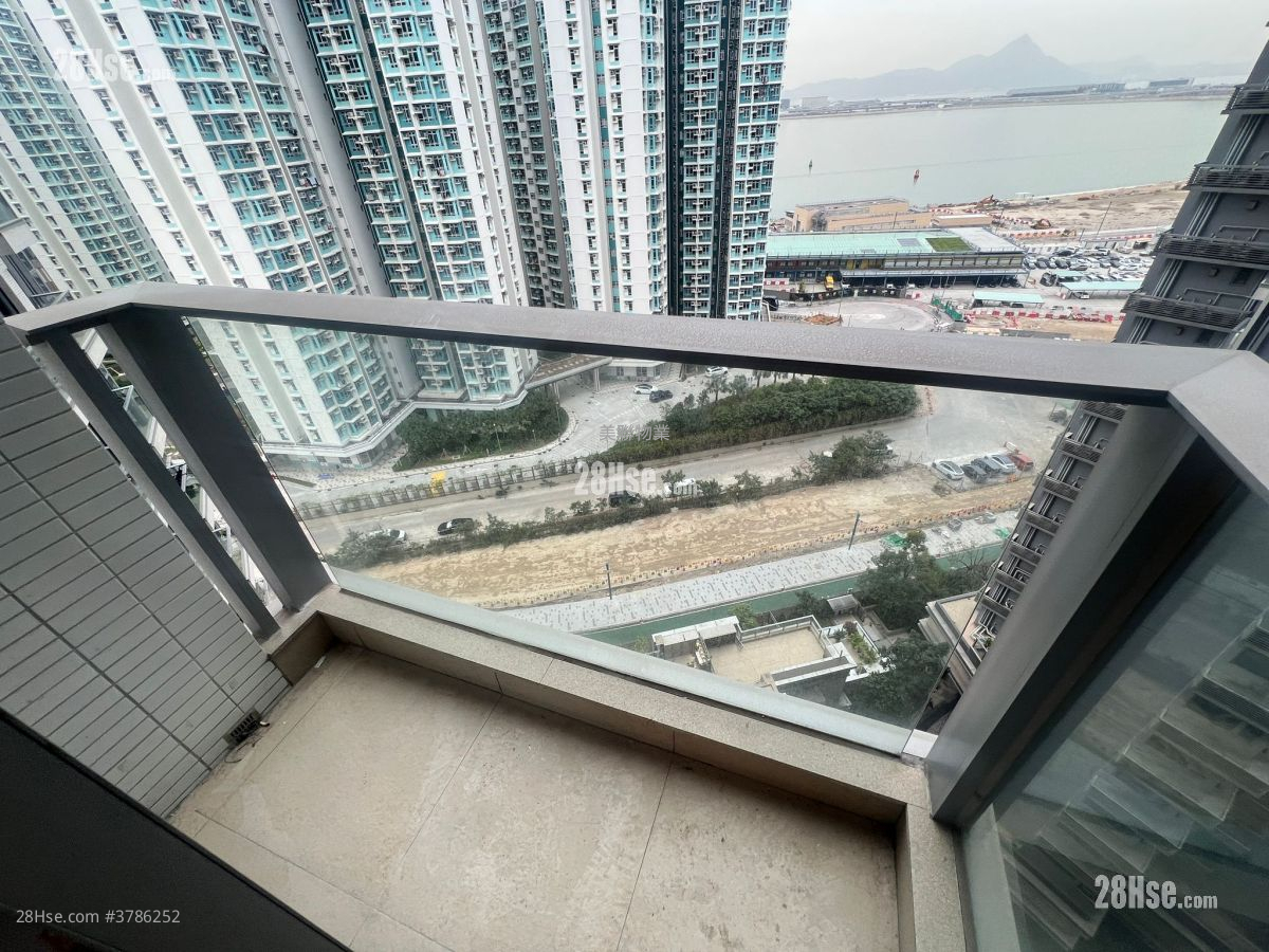 露台: 东环 售盘 3 房 , 2 浴室 599 平方尺