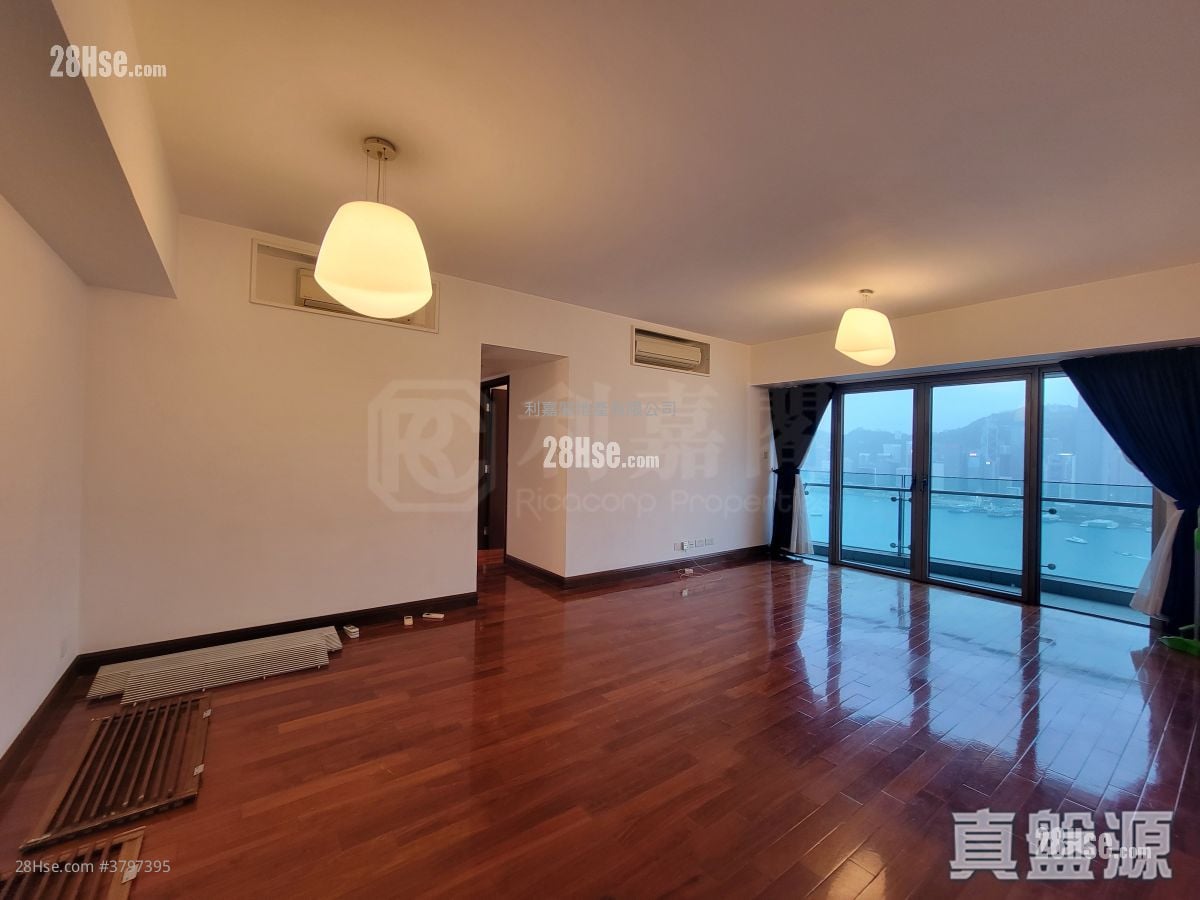 君临天下 售盘 3 房 1,059 平方尺