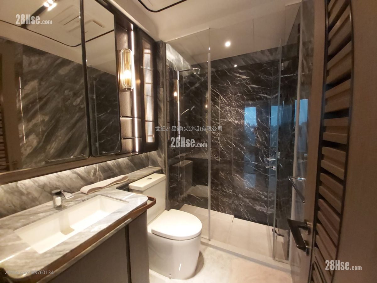 bathroom: Cullinan Sky Sell 4 Bedrooms , 3 Bathrooms 1,993 ft²