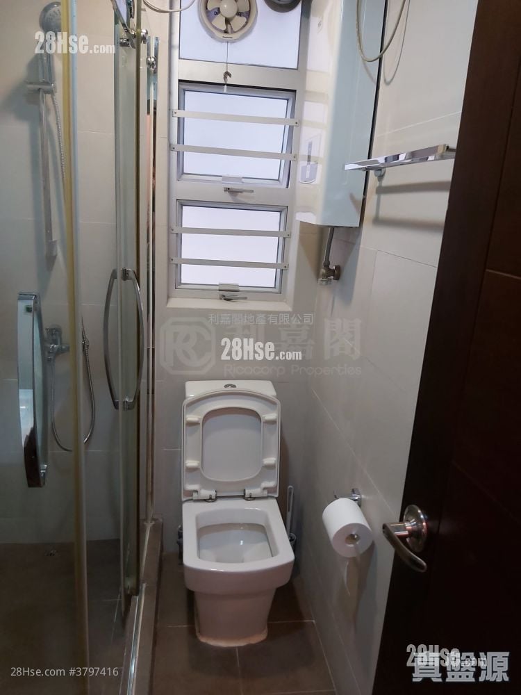 Viking Garden Sell 2 Bedrooms , 1 Bathroom 449 ft²