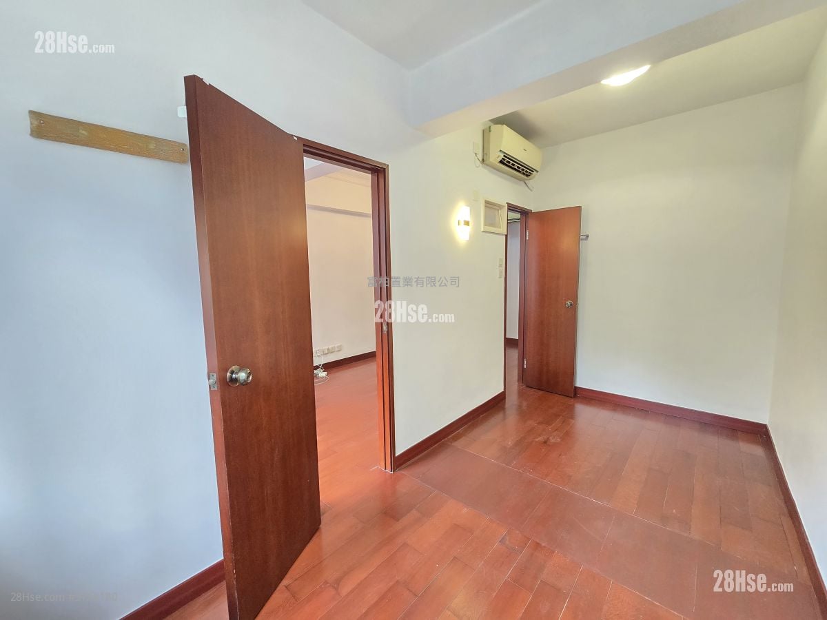 Sincere Western House Sell 2 Bedrooms , 1 Bathroom 476 ft²