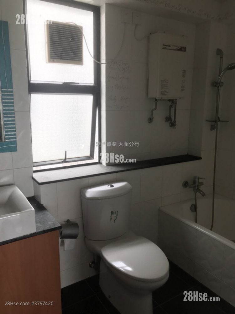 Greenwood Terrace Sell 3 Bedrooms , 2 Bathrooms 882 ft²