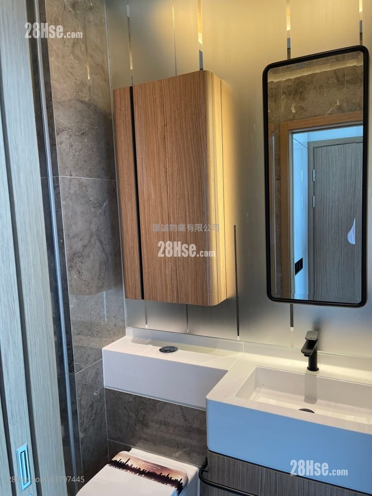 The Vantage Sell 1 Bedroom , 1 Bathroom 276 ft²