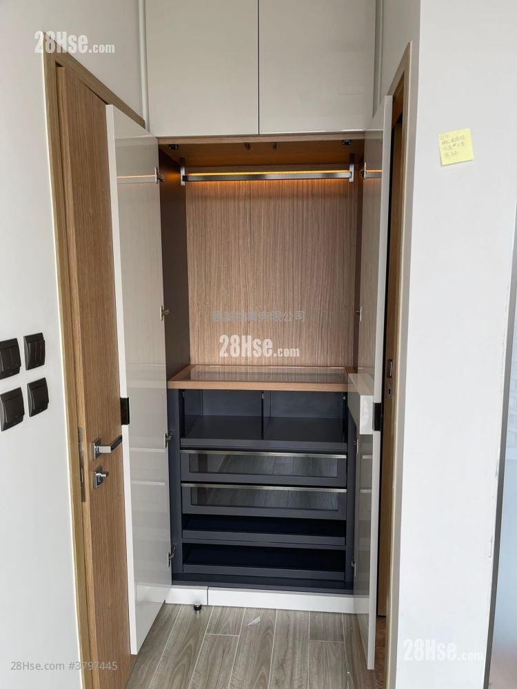 The Vantage Sell 1 Bedroom , 1 Bathroom 276 ft²