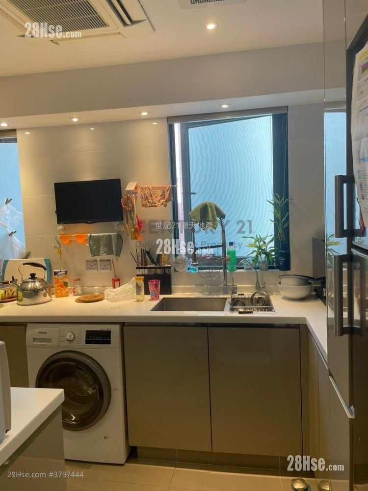 The Paramount Sell 3 Bedrooms , 3 Bathrooms 916 ft²