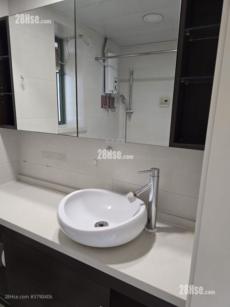 浴室: 维港湾 租盘 2 房 , 1 浴室 894 平方尺