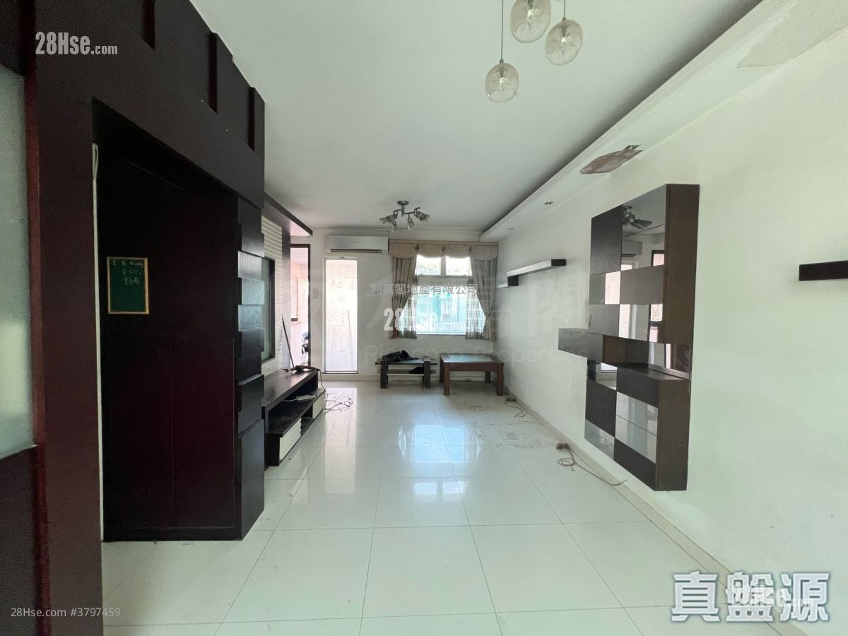 Fairview Park Sell 3 Bedrooms , 2 Bathrooms 915 ft²