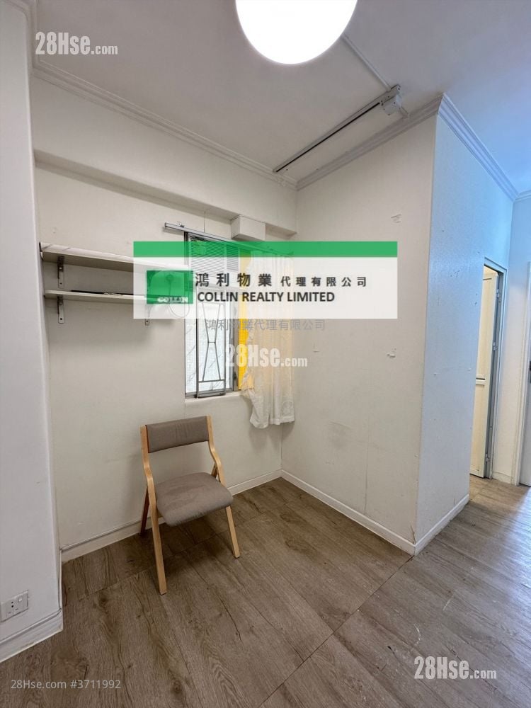 Golden Plaza Sell 2 Bedrooms , 1 Bathroom 301 ft²