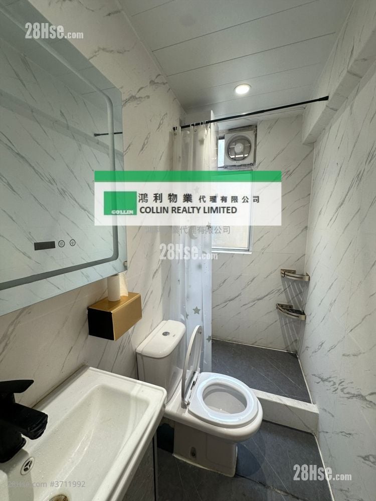 Golden Plaza Sell 2 Bedrooms , 1 Bathroom 301 ft²