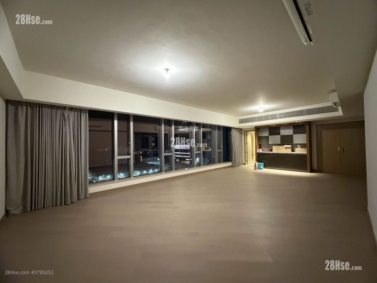 Cullinan West Sell 4 Bedrooms , 4 Bathrooms 1,896 ft²