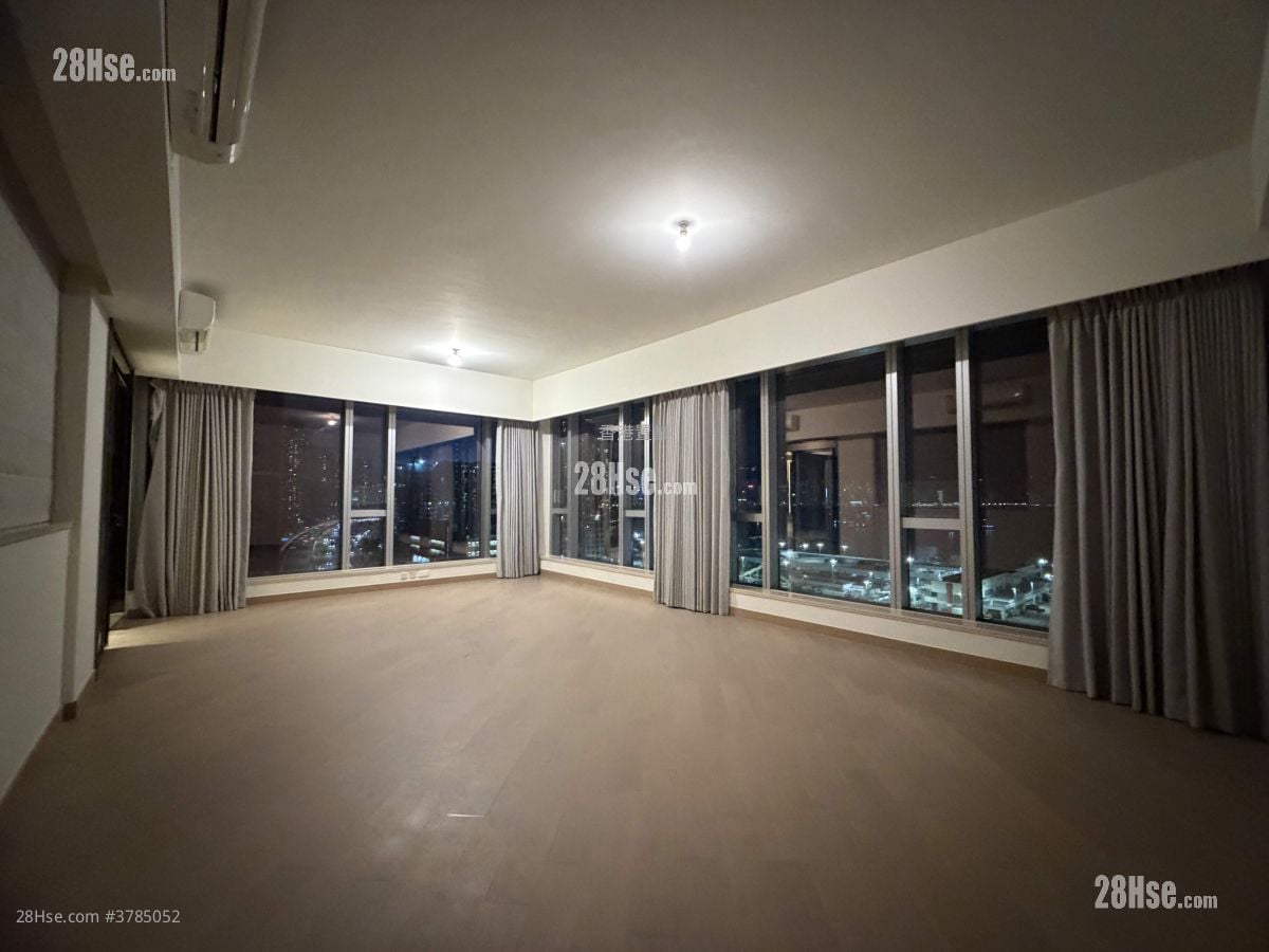 Cullinan West Sell 4 Bedrooms , 4 Bathrooms 1,896 ft²