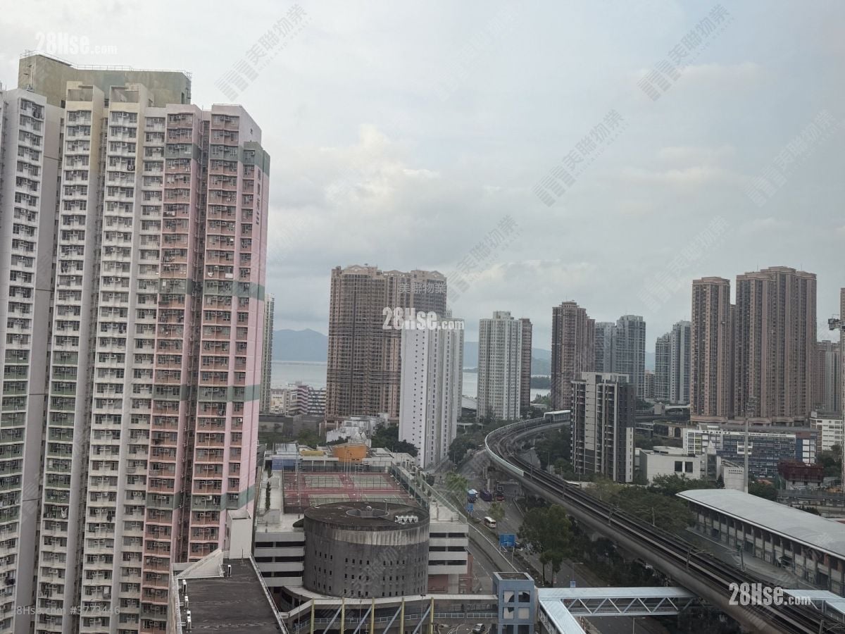 Vista Paradiso Sell 3 Bedrooms 733 ft²