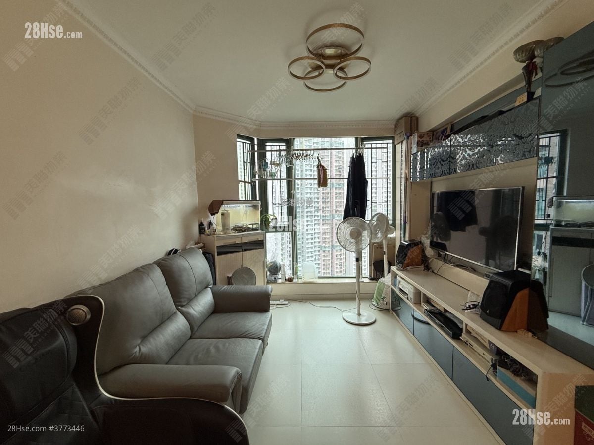 Vista Paradiso Sell 3 Bedrooms 733 ft²