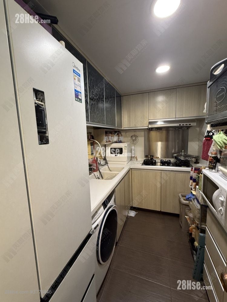 Vista Paradiso Sell 3 Bedrooms 733 ft²