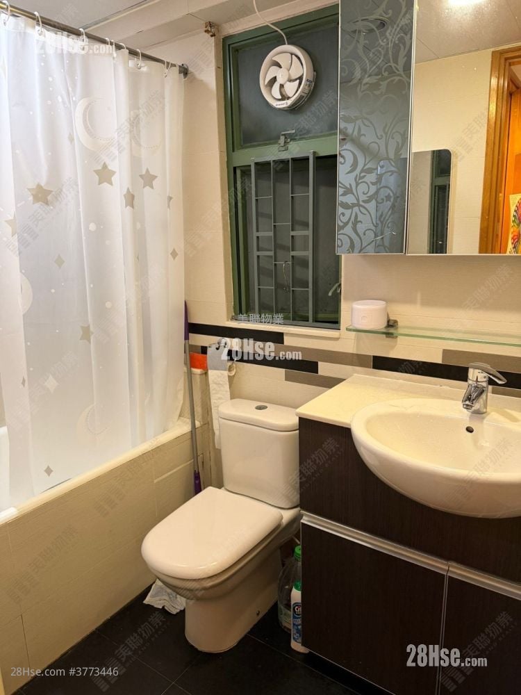 Vista Paradiso Sell 3 Bedrooms 733 ft²