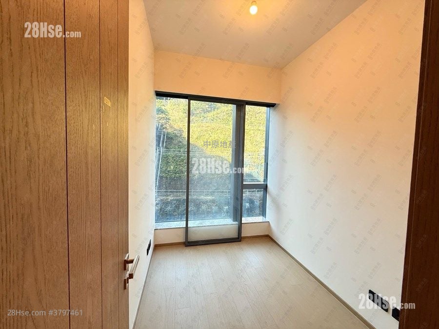 In One Rental 3 Bedrooms , 3 Bathrooms 941 ft²