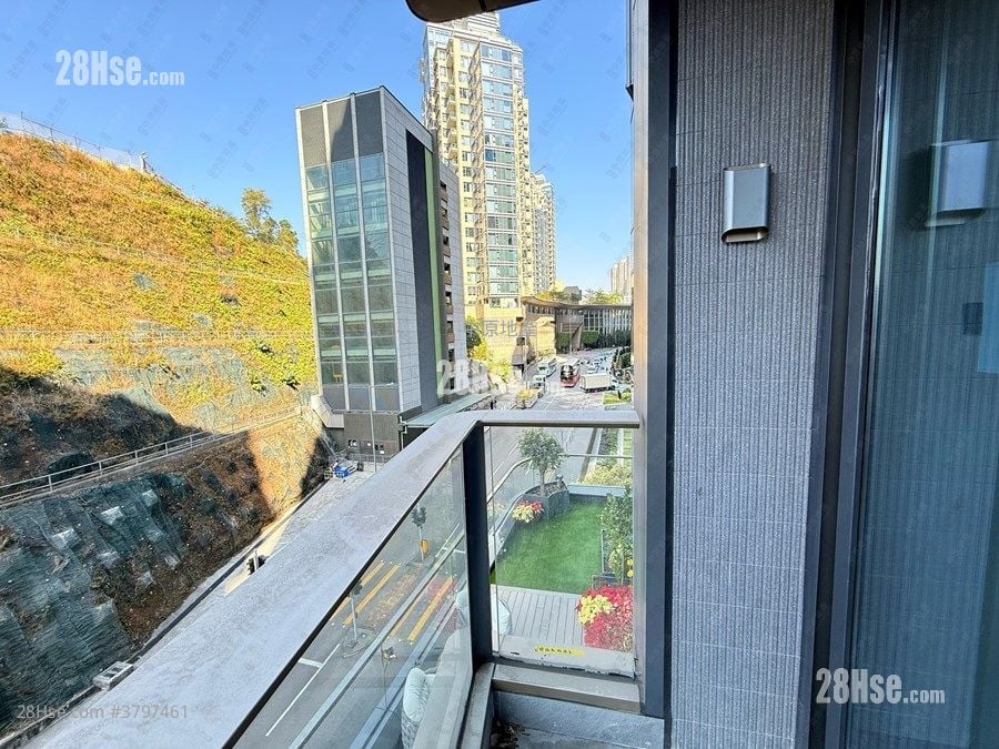 In One Rental 3 Bedrooms , 3 Bathrooms 941 ft²