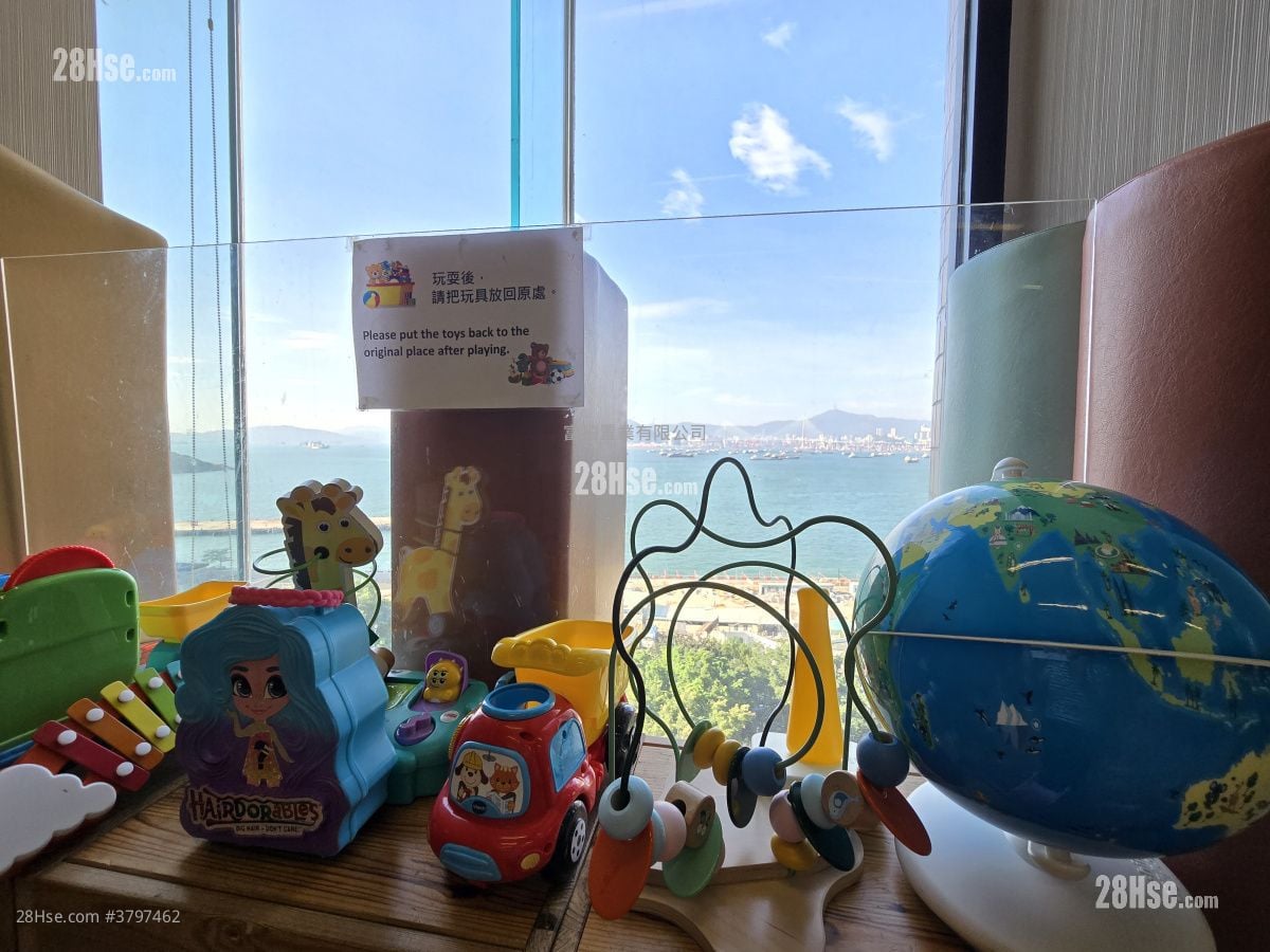 Cayman Rise Sell 3 Bedrooms , 2 Bathrooms 633 ft²