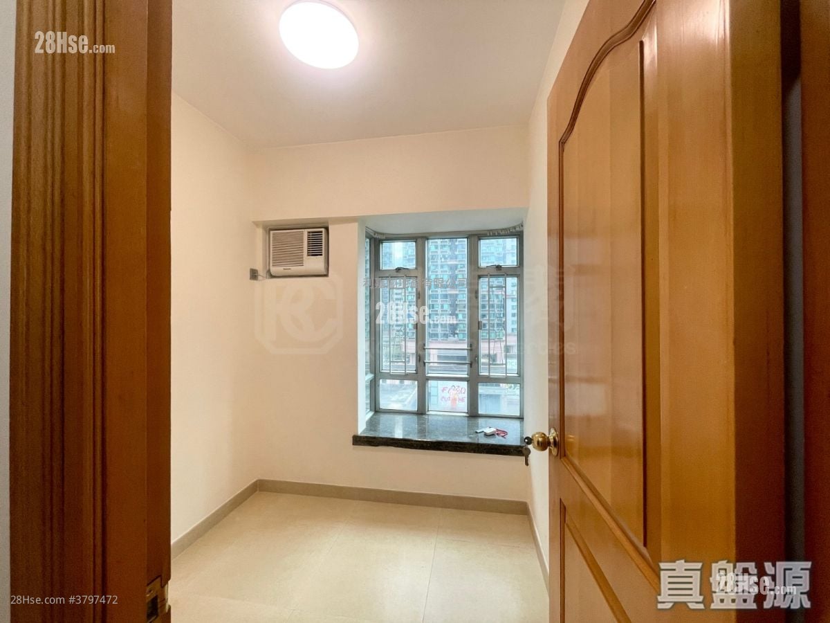 The Metro City Rental 3 Bedrooms , 2 Bathrooms 526 ft²