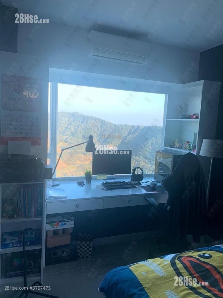 领峰 售盘 4 房 , 2 浴室 977 平方尺