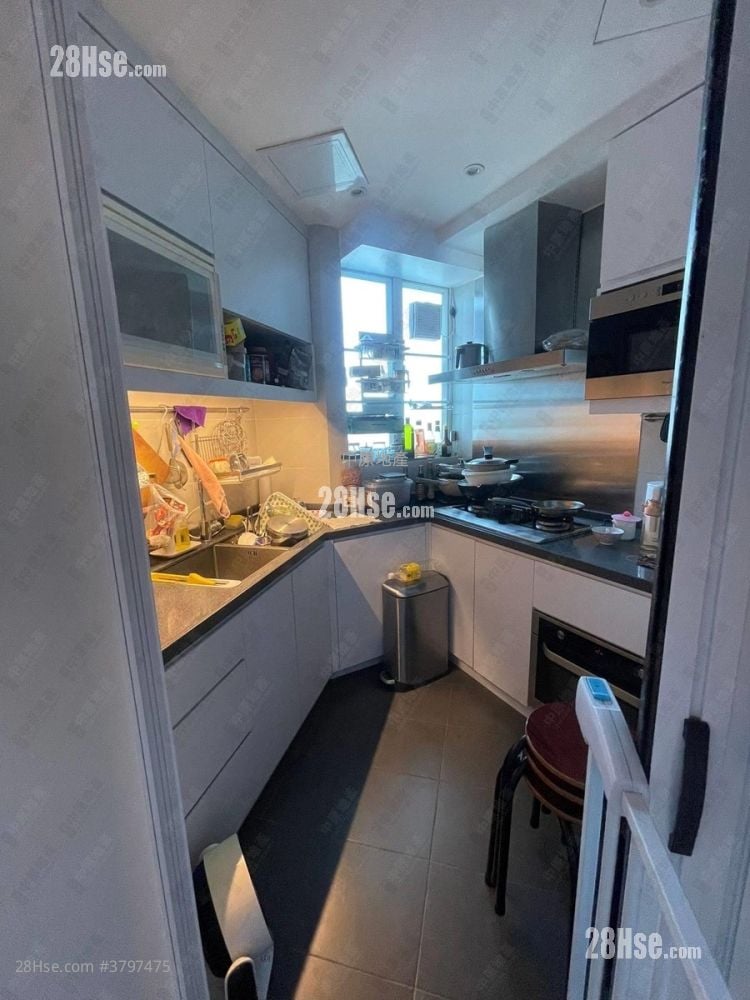 领峰 售盘 4 房 , 2 浴室 977 平方尺