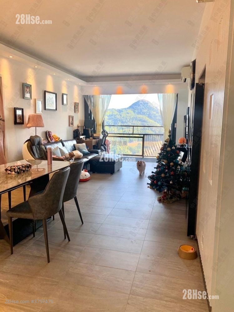 领峰 售盘 4 房 , 2 浴室 977 平方尺