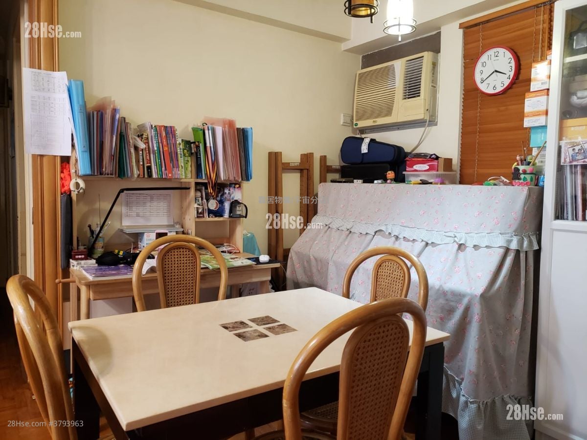 Cronin Garden Sell 3 Bedrooms , 2 Bathrooms 622 ft²