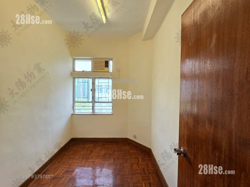 Whampoa Garden Sell 4 Bedrooms 797 ft²