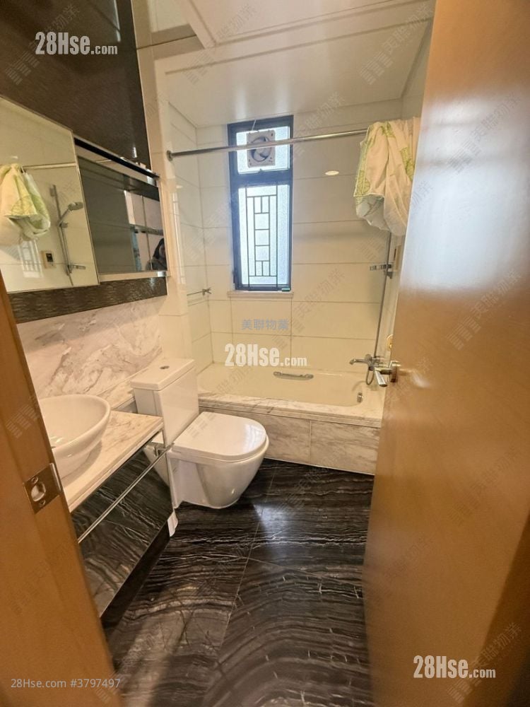 Yoho Midtown Rental 4 Bedrooms , 2 Bathrooms 1,026 ft²