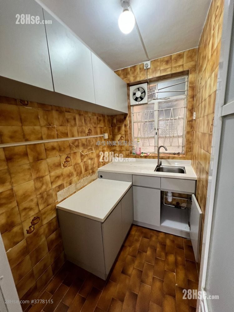 村屋 租盘 2 房 , 1 浴室