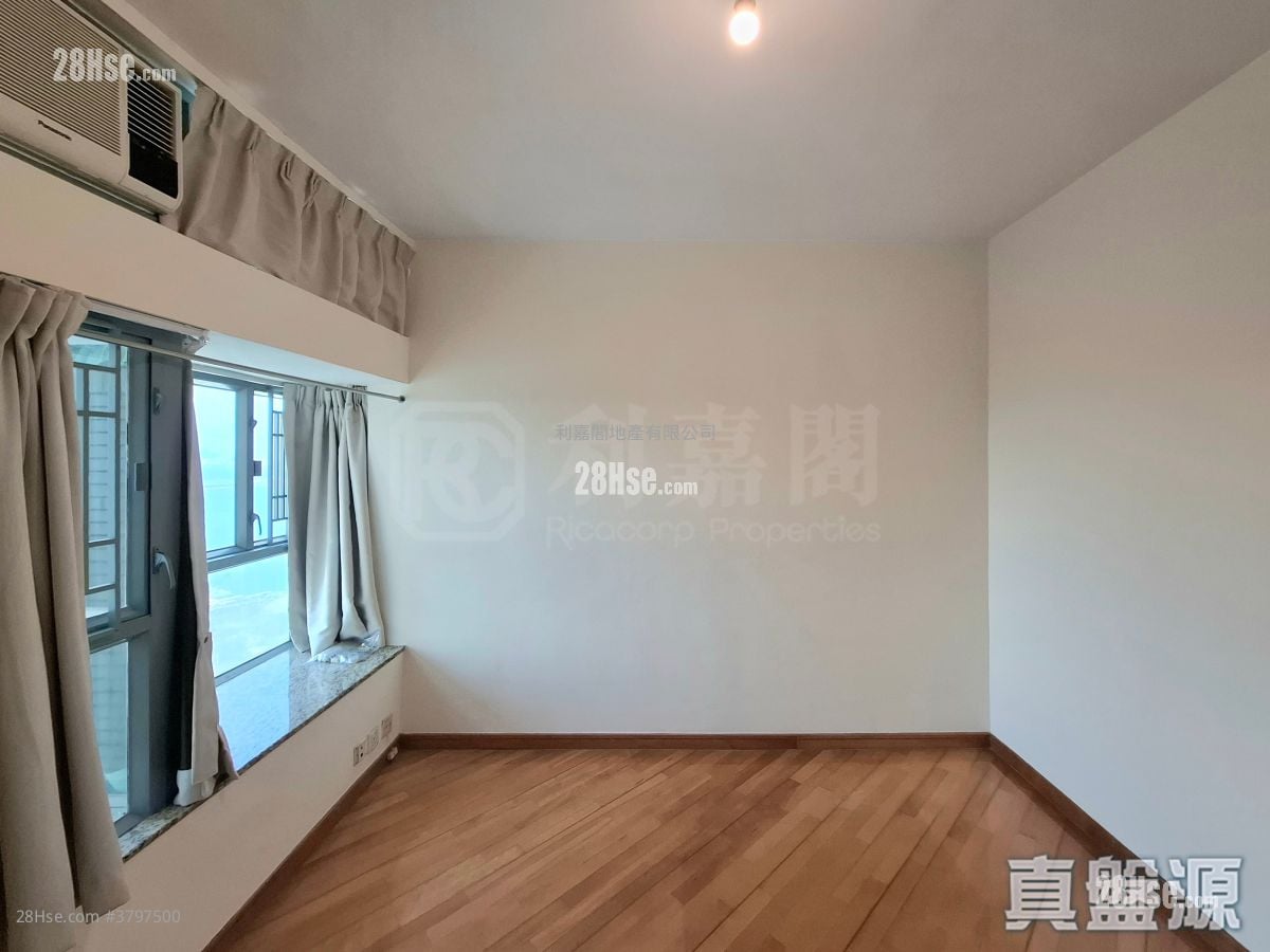 Tung Chung Crescent Sell 3 Bedrooms , 2 Bathrooms 813 ft²