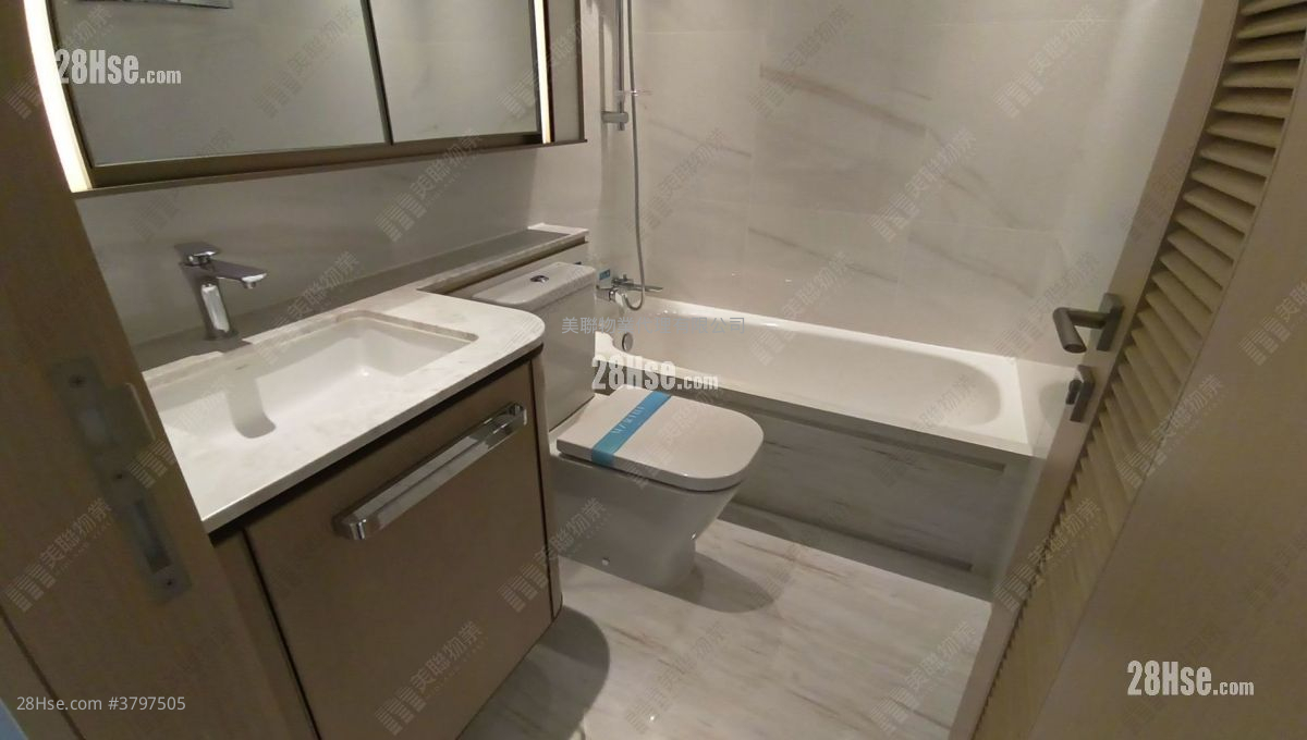 Marini Sell 2 Bedrooms , 1 Bathroom 458 ft²