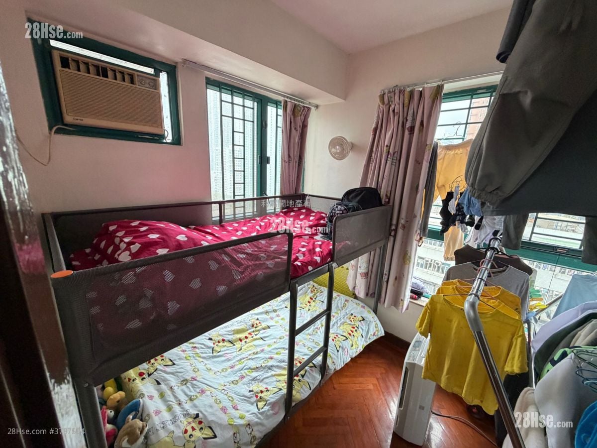 Kent Place Rental 352 ft²