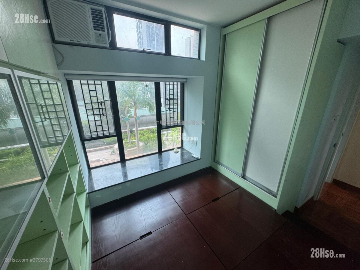 Villa Athena Sell 3 Bedrooms , 2 Bathrooms 727 ft²