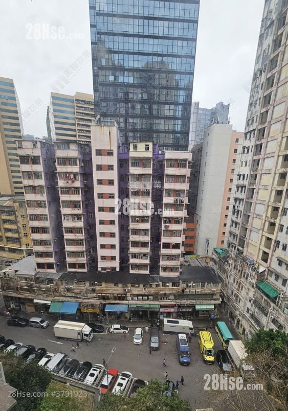 豪华阁 租盘 2 房 , 1 浴室 276 平方尺