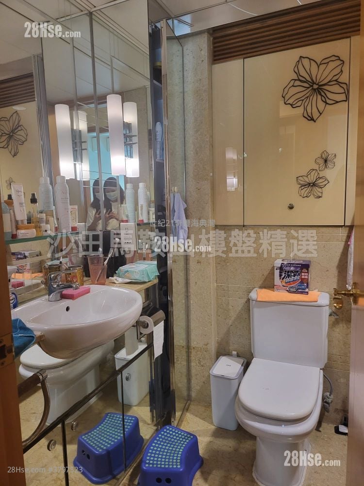 Vista Paradiso Sell 3 Bedrooms , 2 Bathrooms 733 ft²