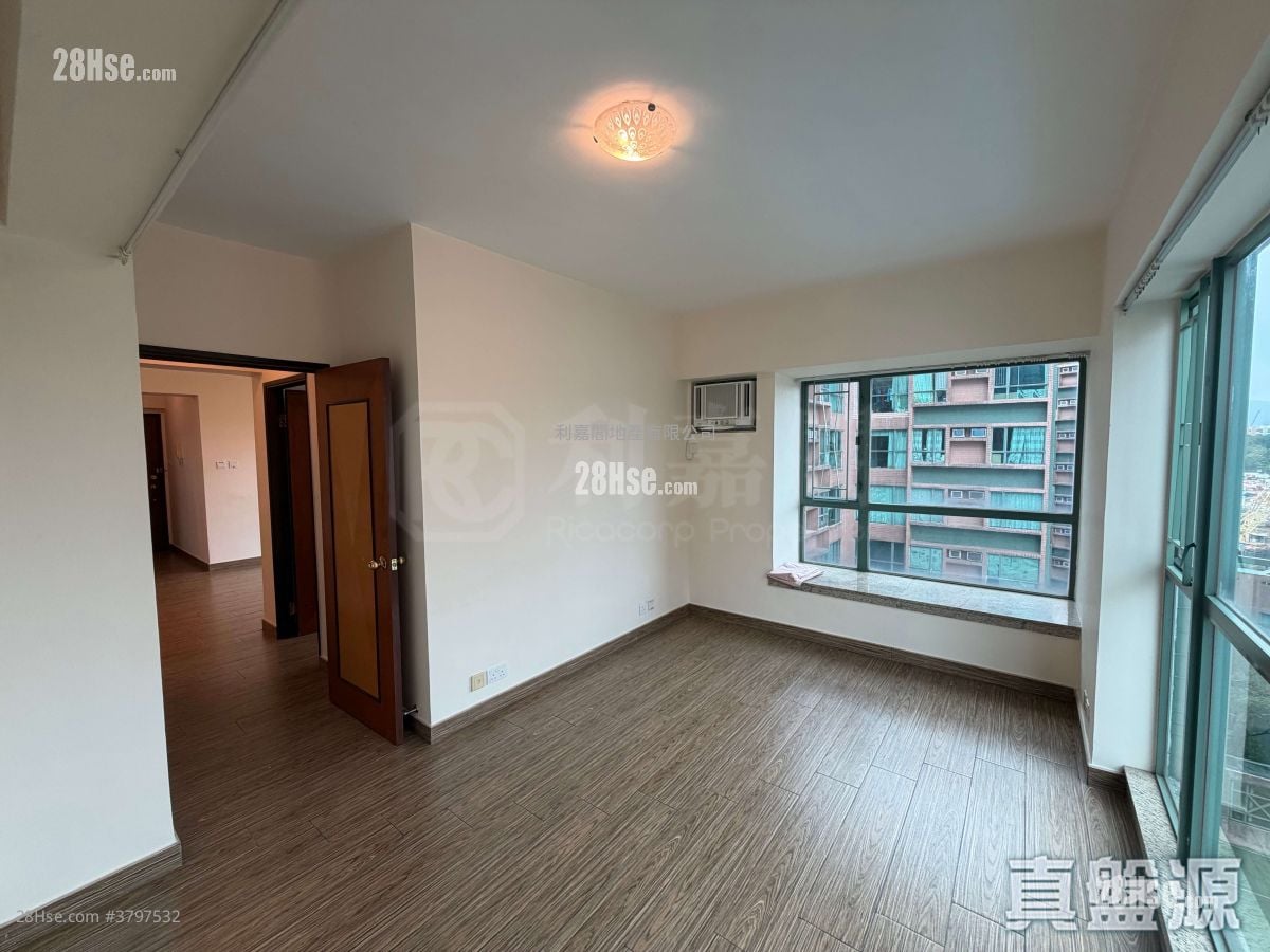 Parkside Villa Sell 2 Bedrooms , 1 Bathroom 590 ft²