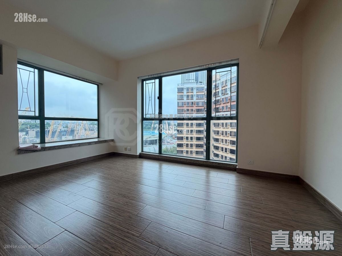 Parkside Villa Sell 2 Bedrooms , 1 Bathroom 590 ft²