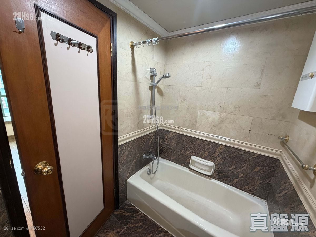 Parkside Villa Sell 2 Bedrooms , 1 Bathroom 590 ft²