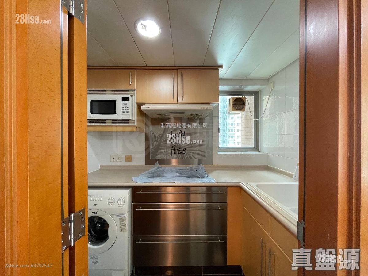 Park Central Sell 2 Bedrooms , 1 Bathroom 384 ft²