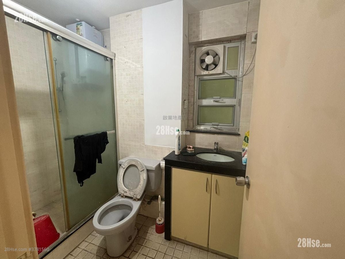 Mei Foo Sun Chuen Sell 3 Bedrooms , 1 Bathroom 705 ft²