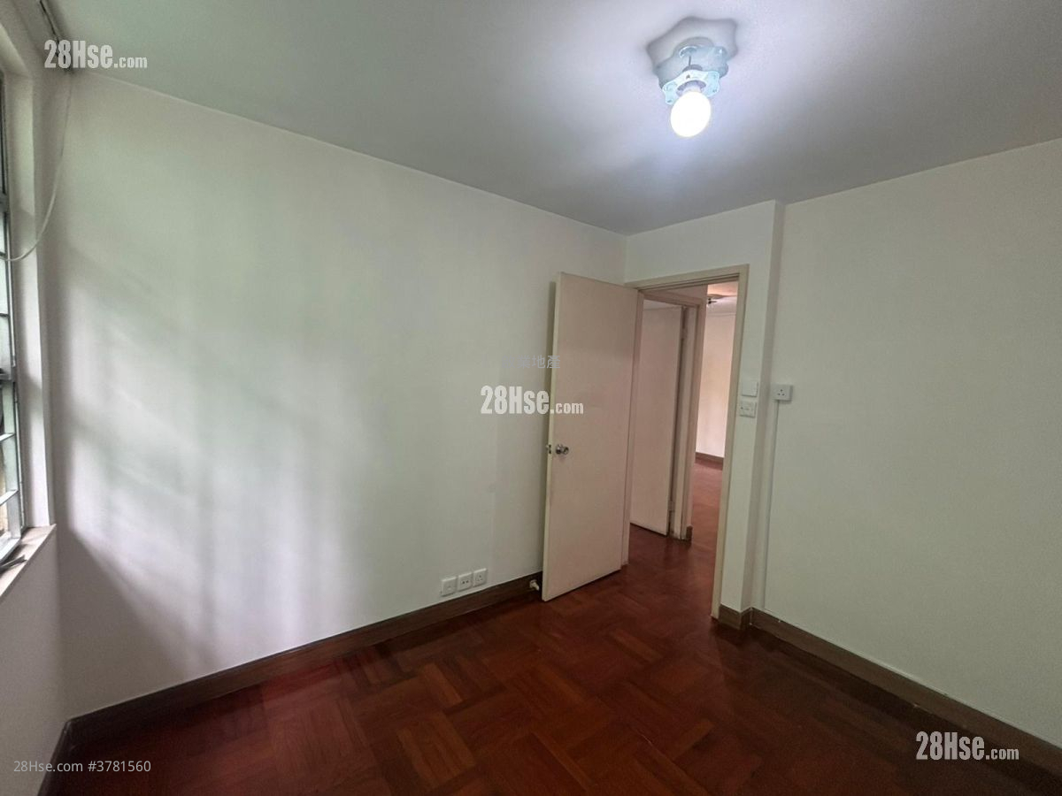Mei Foo Sun Chuen Sell 3 Bedrooms , 1 Bathroom 705 ft²