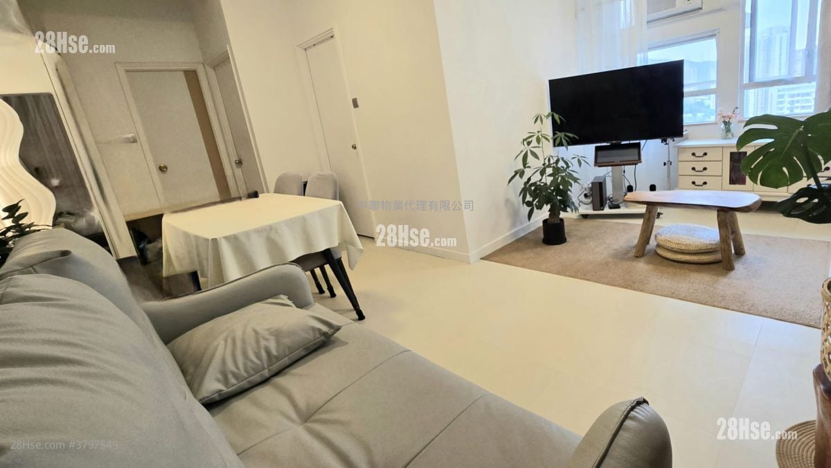 King Tin Court Sell 2 Bedrooms , 1 Bathroom 467 ft²