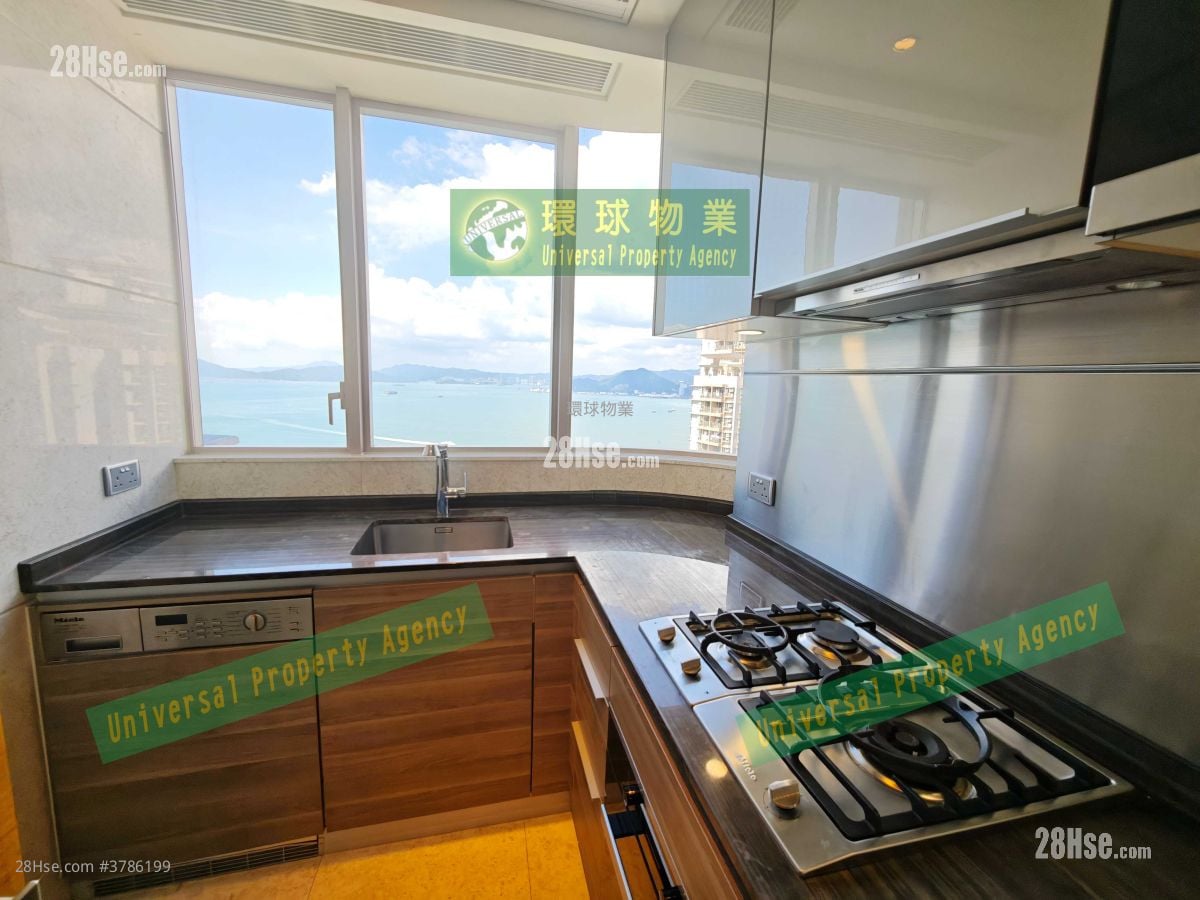 Cadogan Rental 2 Bedrooms , 3 Bathrooms 720 ft²