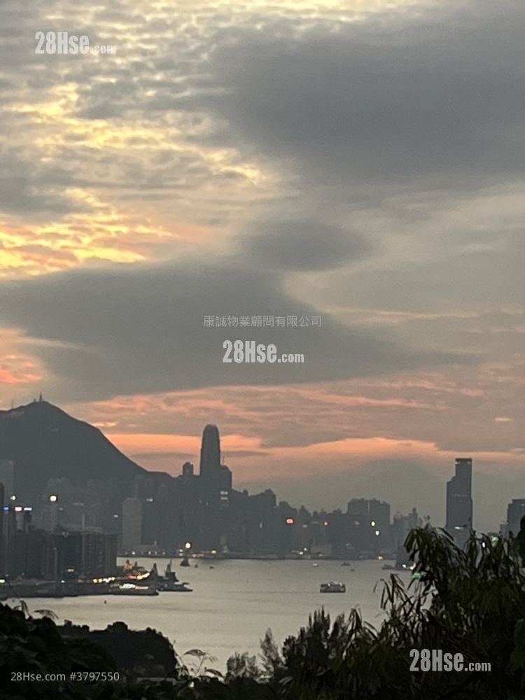 Hong Nga Court Sell 2 Bedrooms , 1 Bathroom 541 ft²