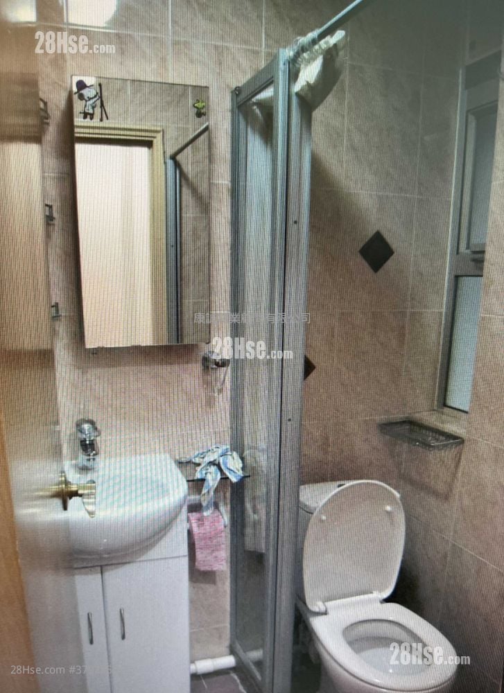 Hong Nga Court Sell 2 Bedrooms , 1 Bathroom 541 ft²