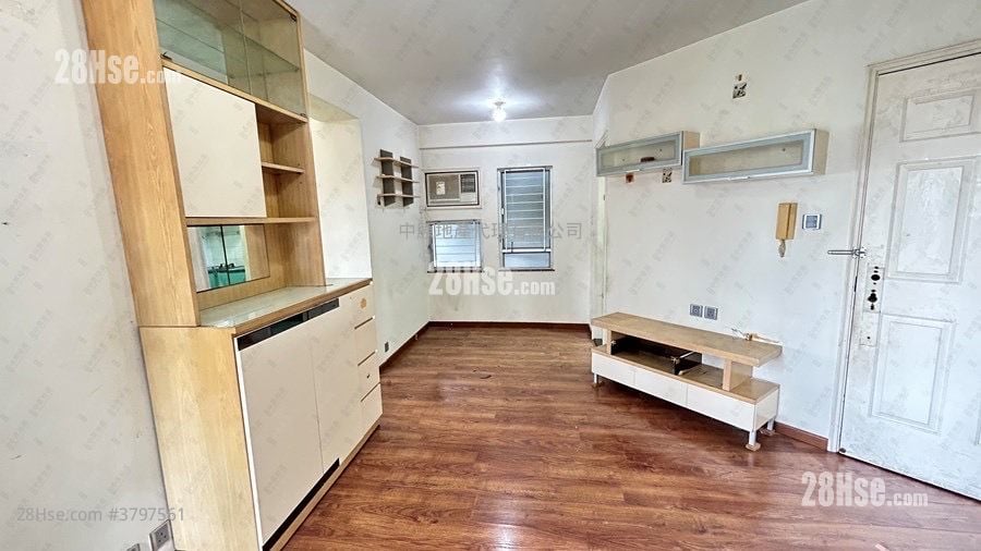 Kingswood Villas Sell 2 Bedrooms , 1 Bathroom 448 ft²