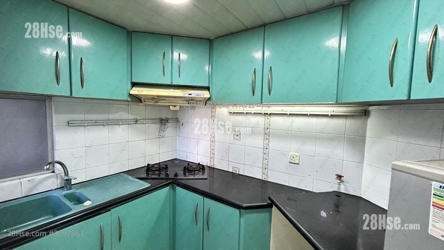 Kingswood Villas Sell 2 Bedrooms , 1 Bathroom 448 ft²