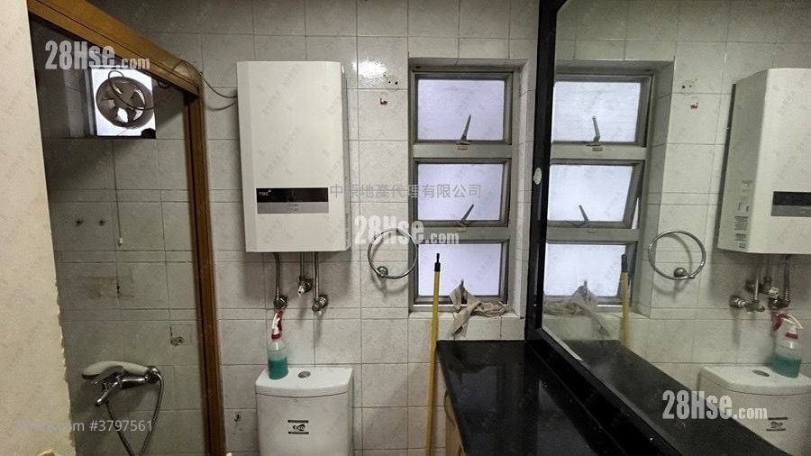 Kingswood Villas Sell 2 Bedrooms , 1 Bathroom 448 ft²