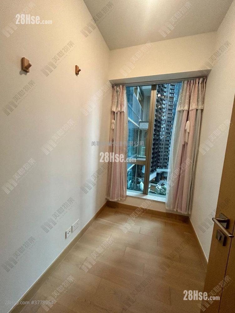 Marini Sell 3 Bedrooms 598 ft²